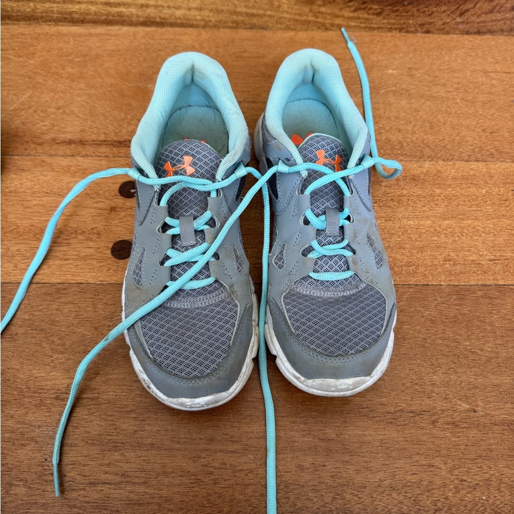 Women’s Under Armour Sneakers - Picture 3 of 3